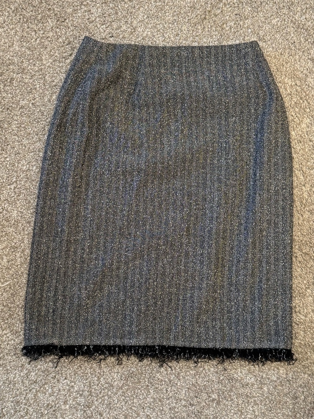 Donna Ricco Gray Tweed Pencil Skirt with Fringed Hem